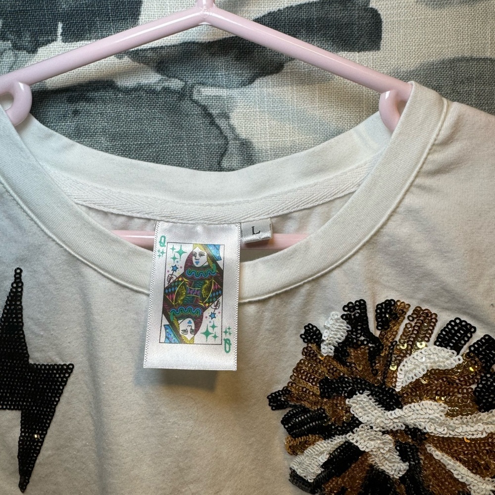 Queen of Sparkles Kids Fleur De Lis Icon Tee black for girls size L